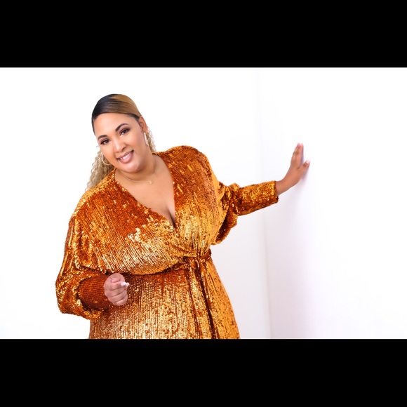 Gold Sequins dress from ASOS. Size 26. - Picture 3 of 3